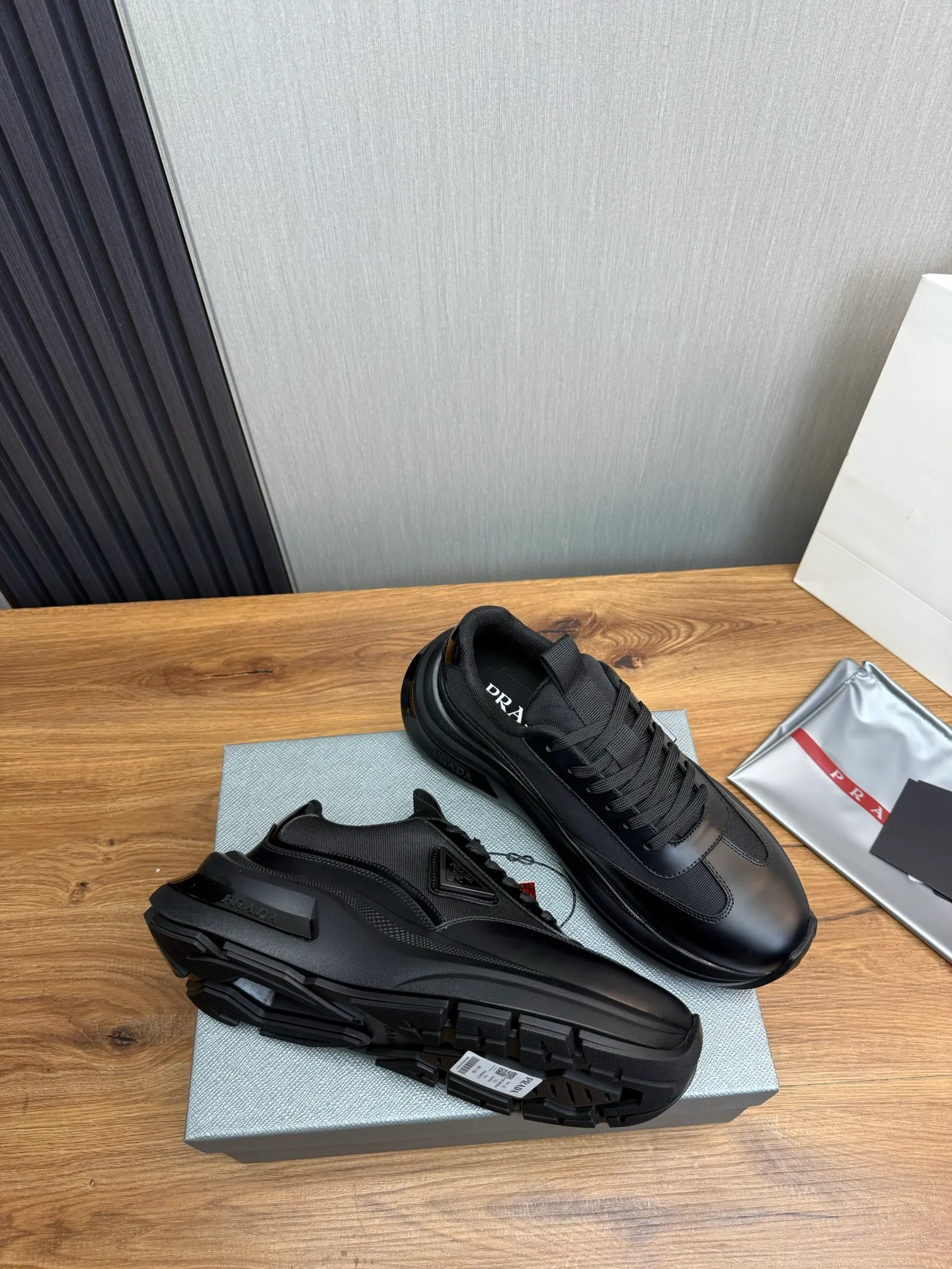 Men's shoes 💰660💰 [PRADA] Men's shoes are popular in the counter, official website is synchronized, high-quality shipments ✔️Original cowhide + cowhide lining, 1🆚1 replica, original sole, 38-45 (customized for 45, non-refundable)